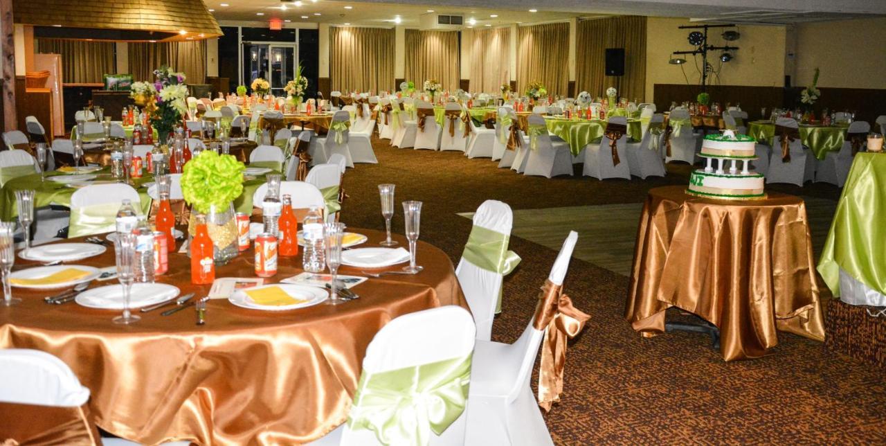 Columbus Grand Hotel & Banquet Center Eksteriør billede
